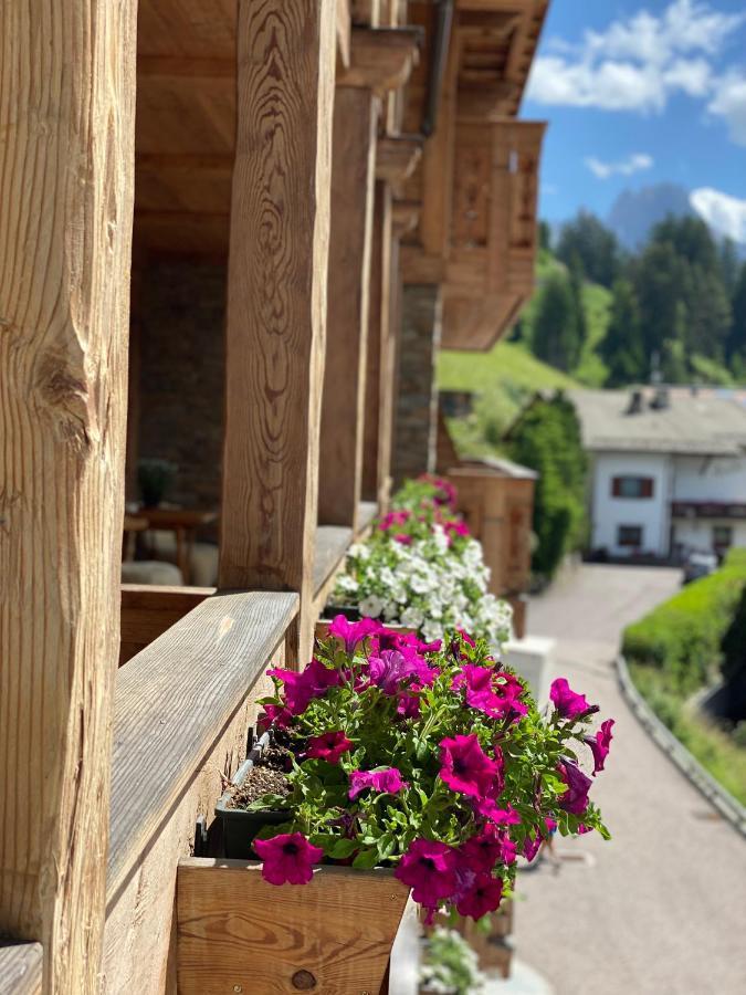 Dorfhotel Beludei Santa Cristina Val Gardena Exteriör bild