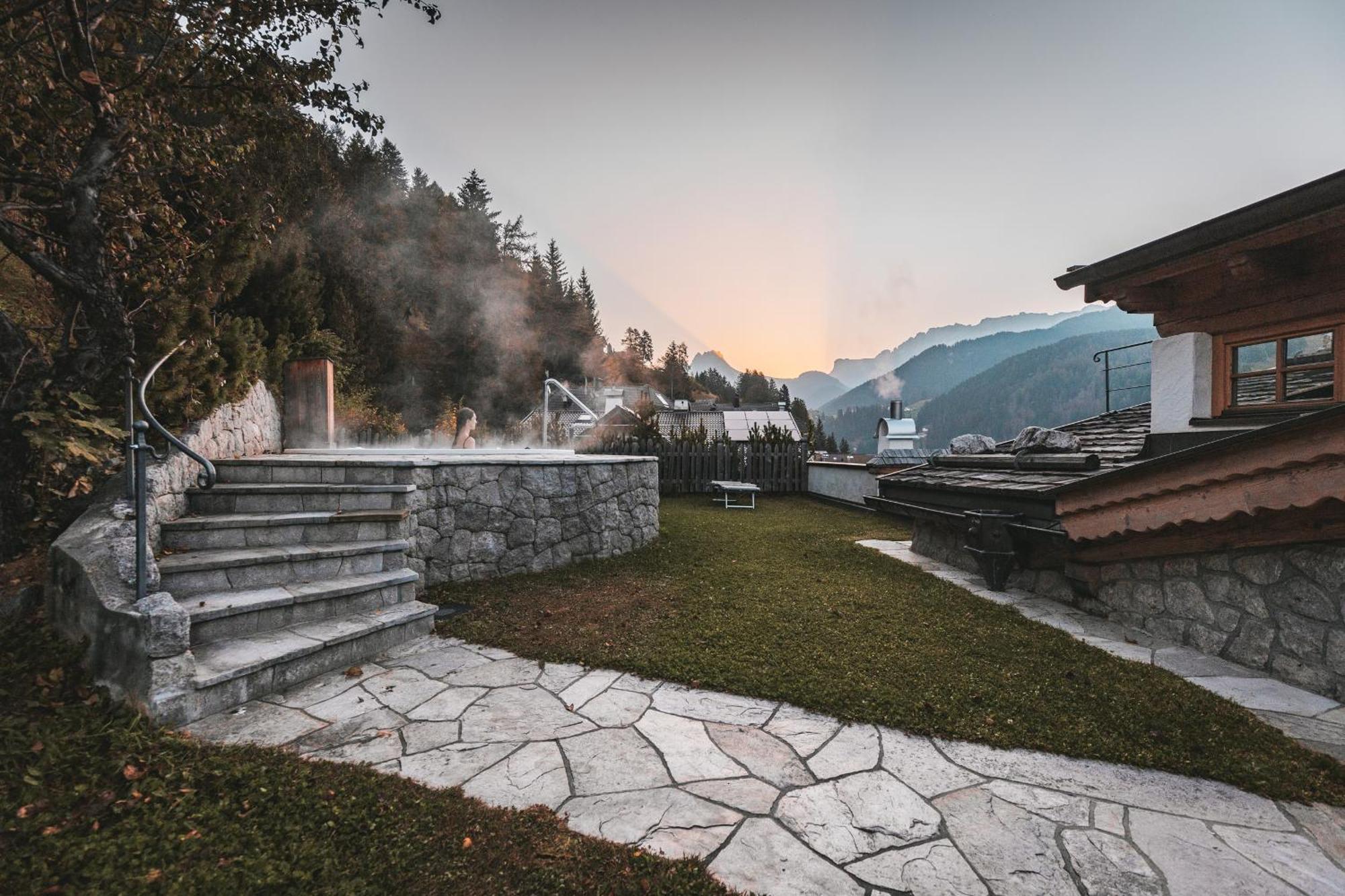 Dorfhotel Beludei Santa Cristina Val Gardena Exteriör bild
