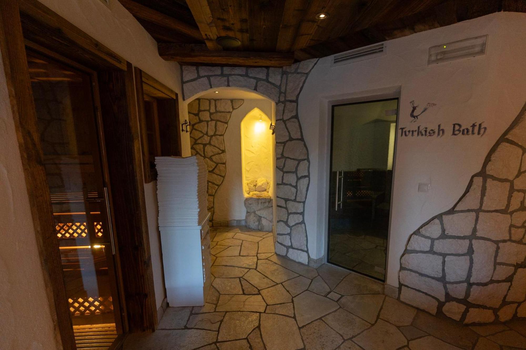 Dorfhotel Beludei Santa Cristina Val Gardena Exteriör bild