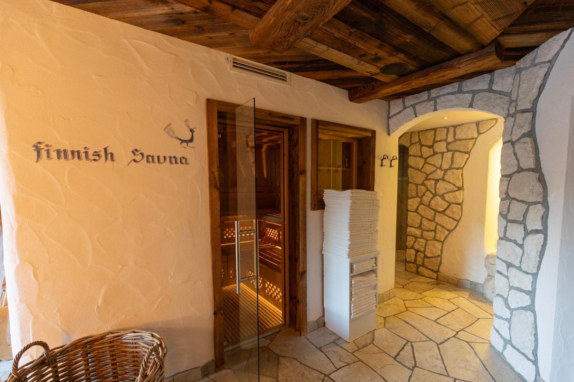 Dorfhotel Beludei Santa Cristina Val Gardena Exteriör bild