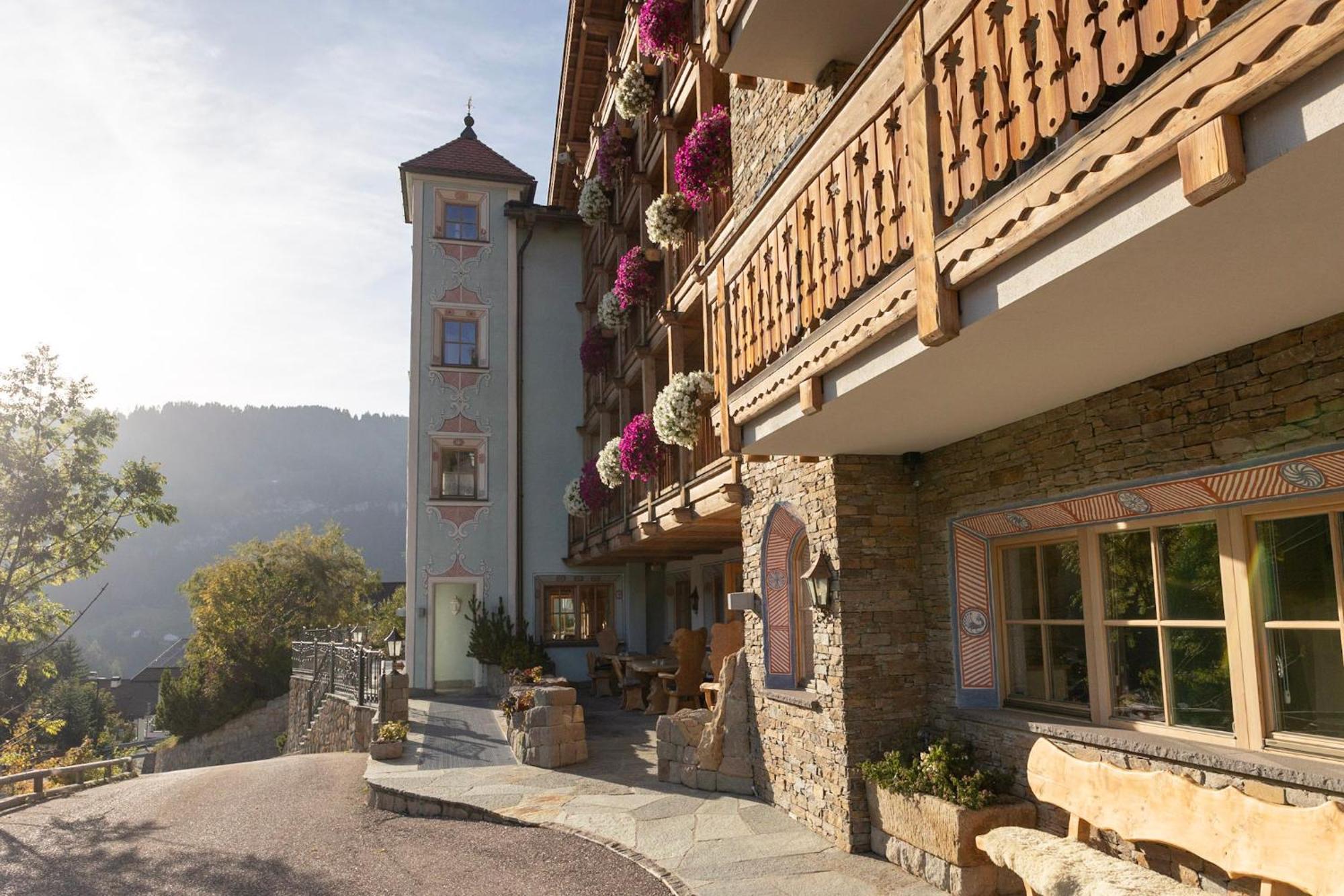 Dorfhotel Beludei Santa Cristina Val Gardena Exteriör bild