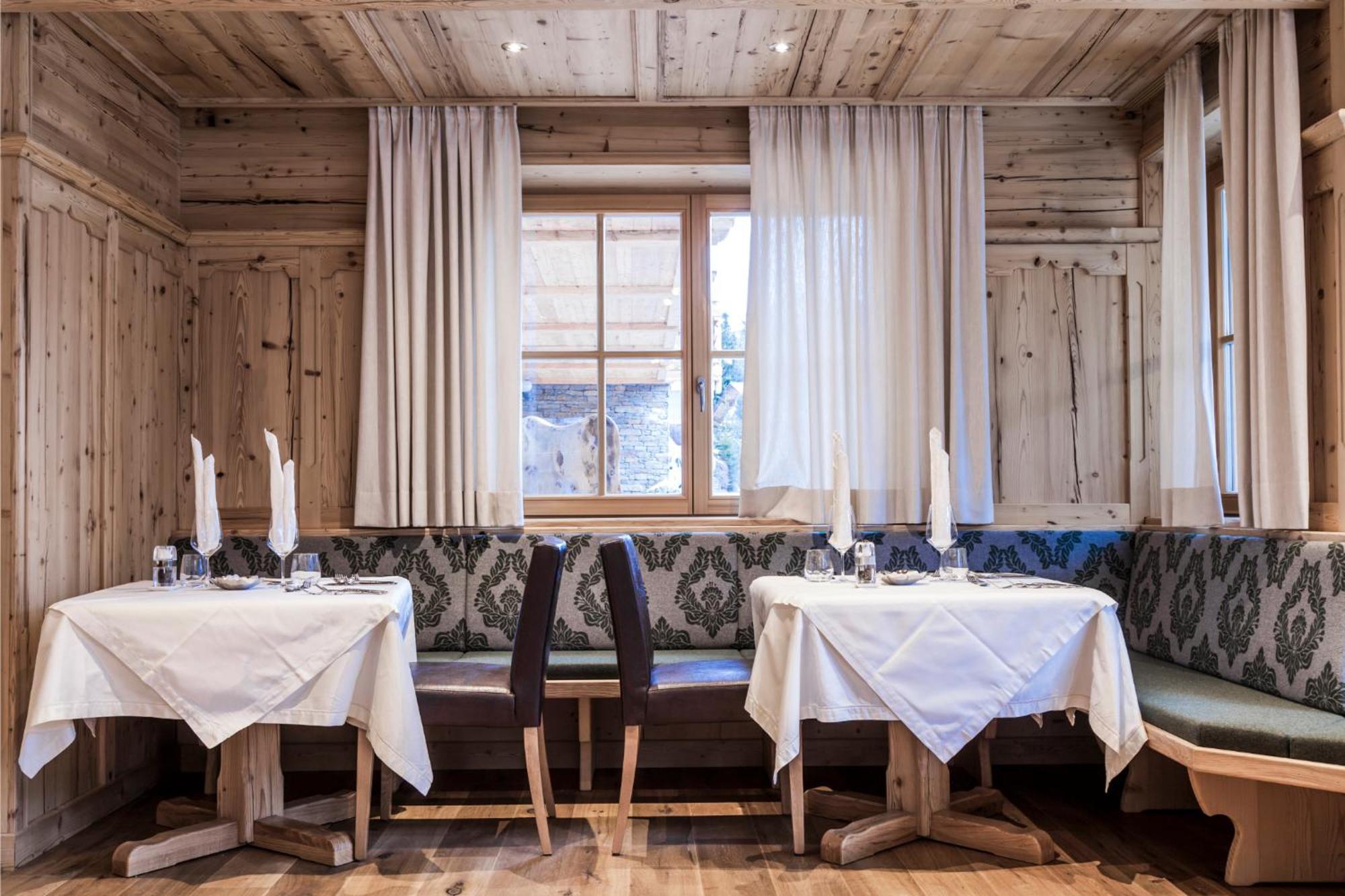 Dorfhotel Beludei Santa Cristina Val Gardena Exteriör bild
