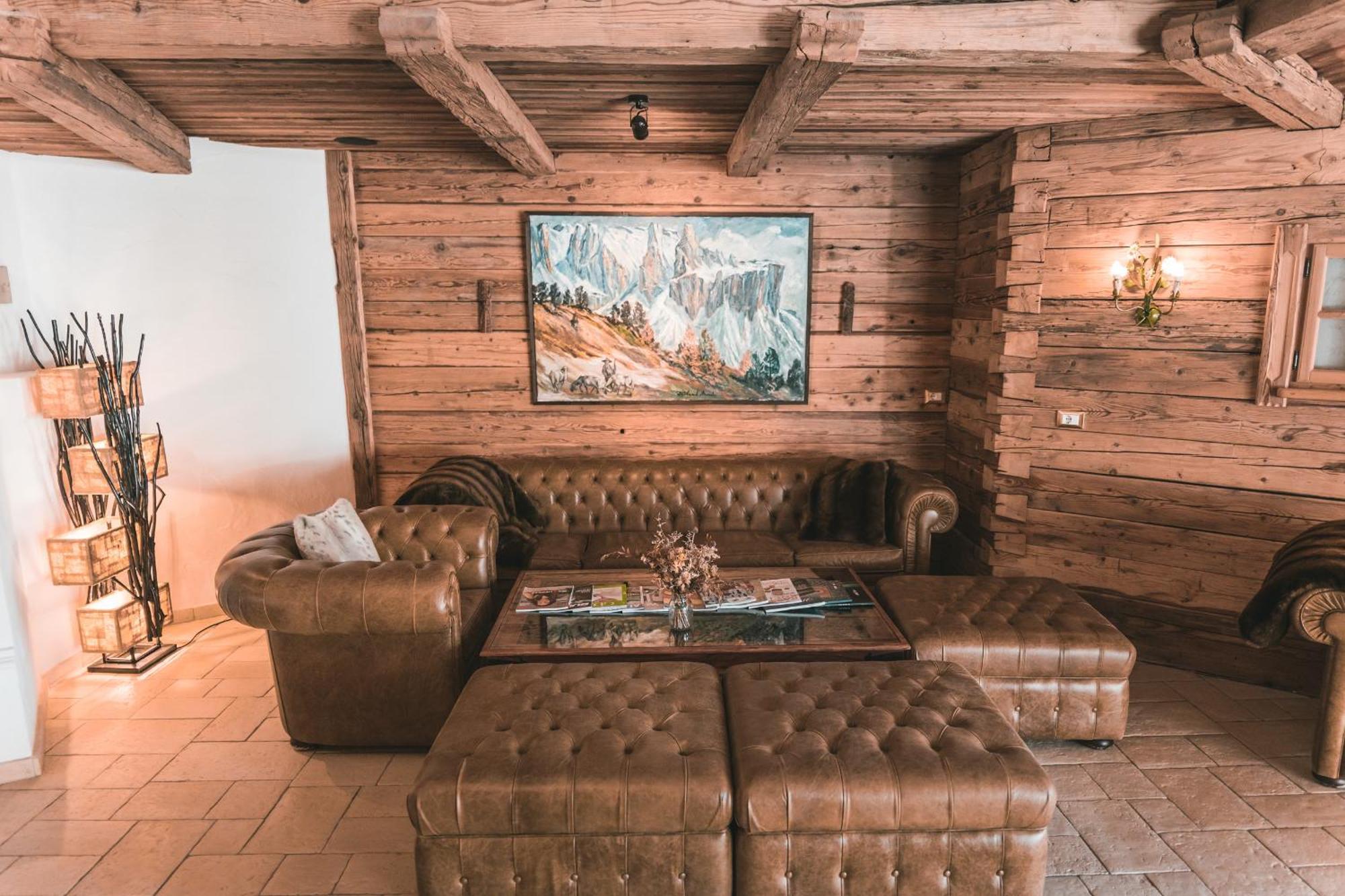 Dorfhotel Beludei Santa Cristina Val Gardena Exteriör bild